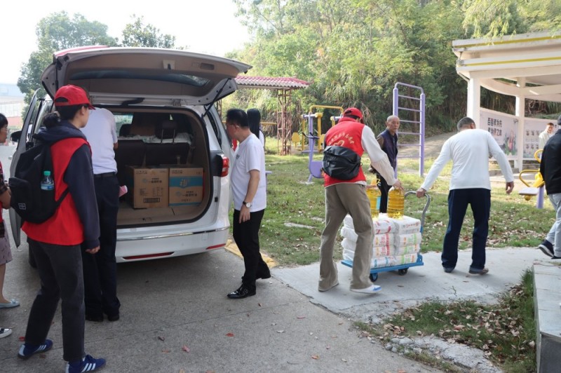 滑環(huán)企業(yè)社會送愛心活動 滑環(huán)企業(yè)社會送愛心活動